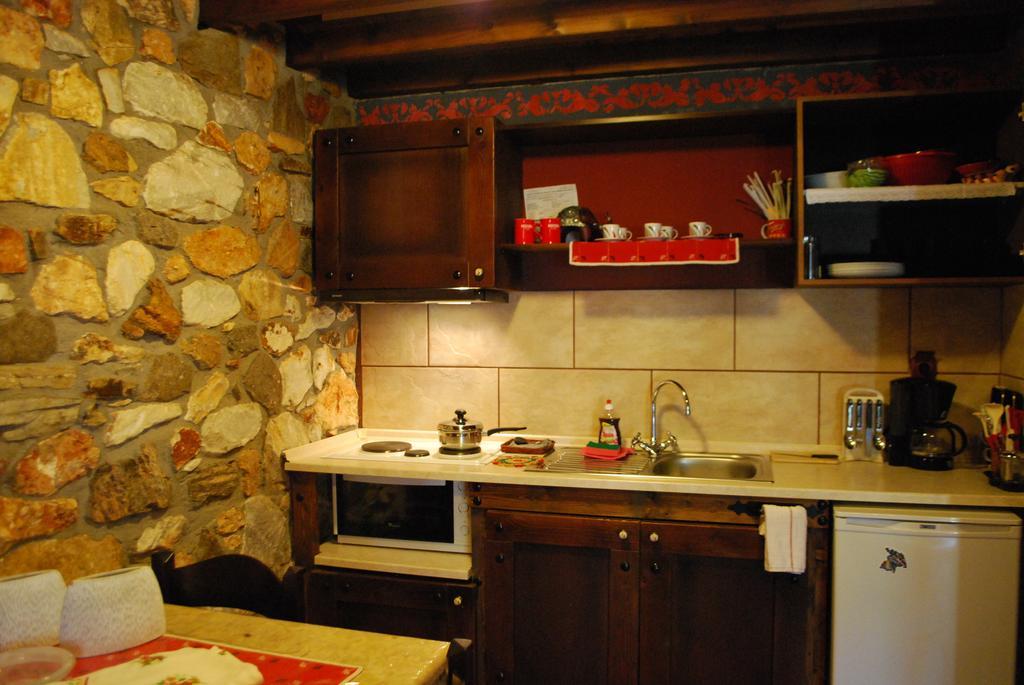 Hotel Tzivaeri à Likodhrómion Chambre photo