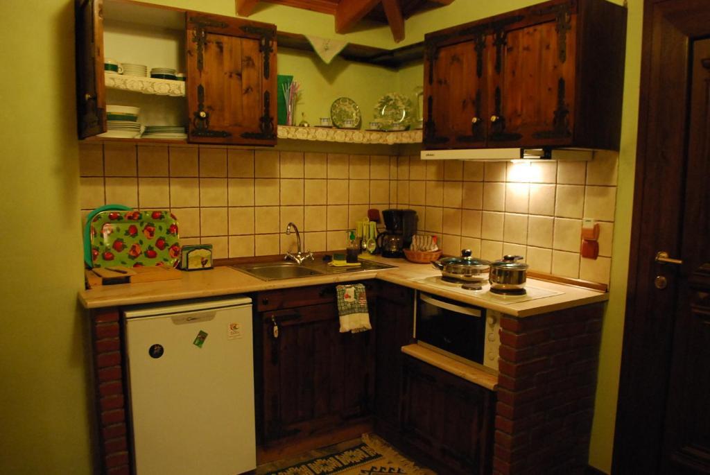 Hotel Tzivaeri à Likodhrómion Extérieur photo